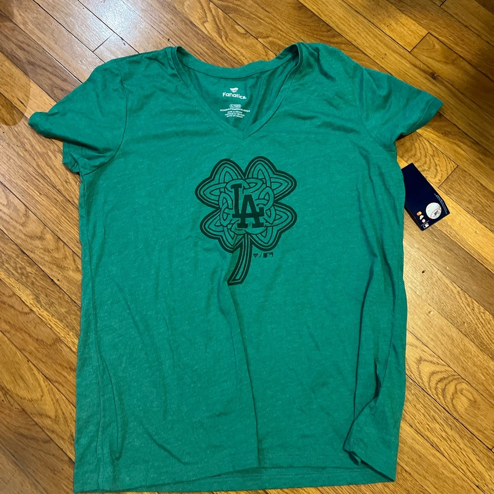 NWT Los Angeles Dodgers logo, shamrock tee, size XL